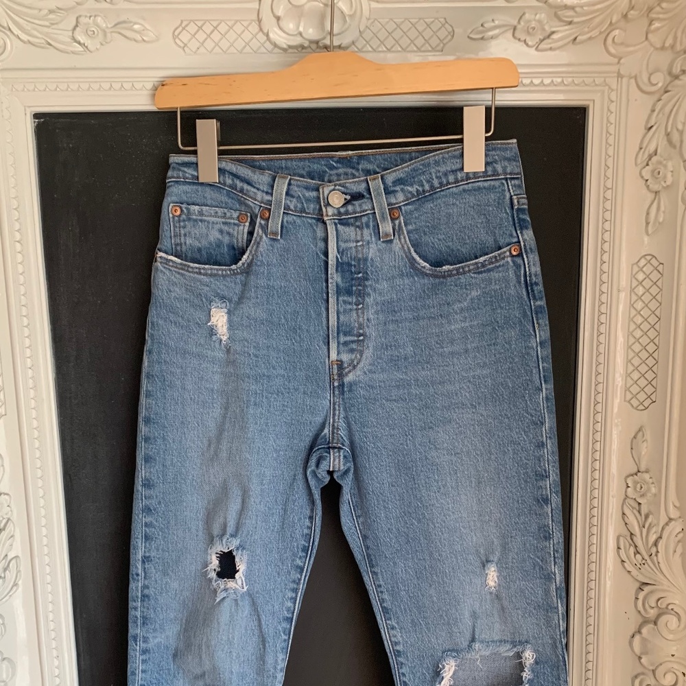 Levi’s 501 High Rise Distressed Jeans 26x26